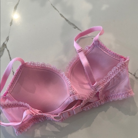 Victoria’s Secret Bra 32A - Picture 3 of 4